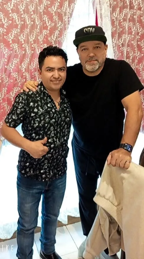 Jonathan Cachay junto a Roberto Blades